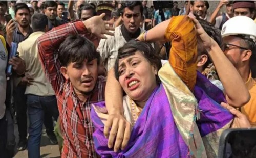 ‘জয় বাংলা’ স্লোগান দেওয়ায় ধানমন্ডি ৩২ নম্বরে নারীসহ দুজনকে মারধর