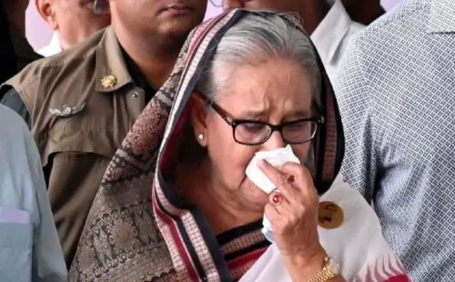সকালেও বুলডোজার দিয়ে ভাঙা হচ্ছে ধানমন্ডি ৩২, শেখ হাসিনার তীব্র প্রতিক্রিয়া