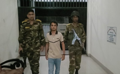 কুড়িগ্রামে সেকমো আটক, সরকারি চাকরি দেয়ার নামে লাখ লাখ টাকা হাতিয়ে নেয়ার অভিযোগ