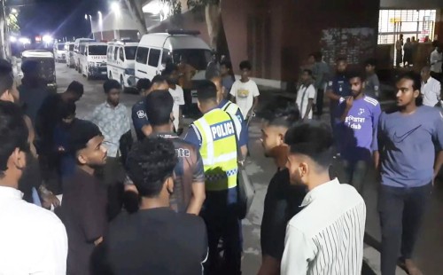 সিদ্ধিরগঞ্জে কিশোর গ্যাংয়ের ছুরিকাঘাতে ইয়াছিন নিহত | ২ জন আটক