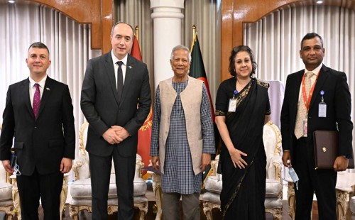 অধ্যাপক ইউনূসের সঙ্গে কসোভো রাষ্ট্রদূতের সাক্ষাৎ: বাণিজ্য, মানবিকতা ও বন্ধুত্বের নতুন দিগন্ত