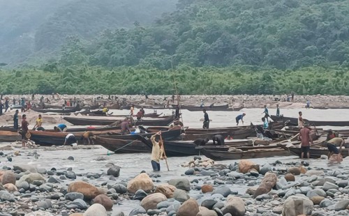 ভোলাগঞ্জ সাদাপাথরে শতকোটি টাকার পাথর লুট: অজ্ঞাত ১-দেড় হাজার আসামির বিরুদ্ধে মামলা