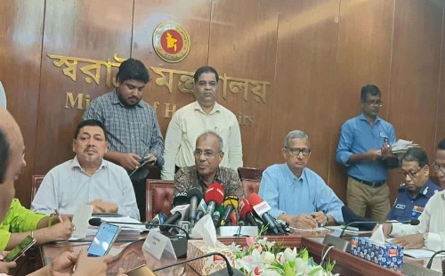 সারাদেশে ৩৩ হাজার পূজামণ্ডপে দুর্গাপূজা: নিরাপত্তায় ৩ লাখ আনসার ও কঠোর নজরদারি