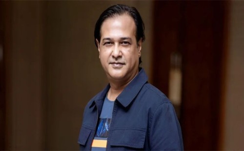 বিসিবির পরিচালক আসিফ আকবরের ফুটবলাদের নিয়ে বিস্ফোরক মন্তব্য: ‘ফুটবলাররা উইকেট নষ্ট করে’