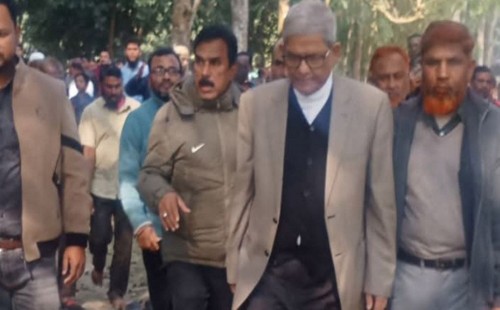 ঠাকুরগাঁওয়ে মির্জা ফখরুলের নির্বাচনী ম্যারাথন: চেনা বামুন বনাম নতুন মুখের লড়াই