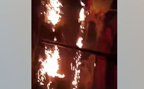 পটুয়াখালীতে ভিপি নুরের অফিসে আগুন, দোকান পুড়ে ছাই | নির্বাচন ২০২৬