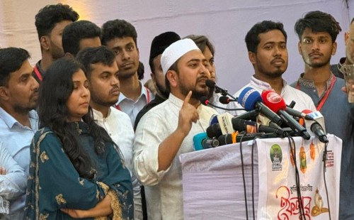 গণভোটের রায়কে আদালতে প্রশ্নবিদ্ধ করলে রাজপথে নামার হুঁশিয়ারি নাহিদ ইসলামের