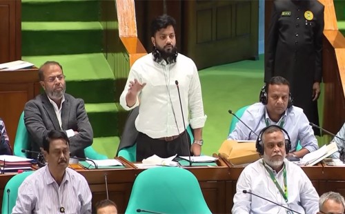 আমার রায় অবৈধ হলে অন্তর্বর্তী সরকারও অবৈধ: সংসদে ইশরাক হোসেনের বক্তব্য।